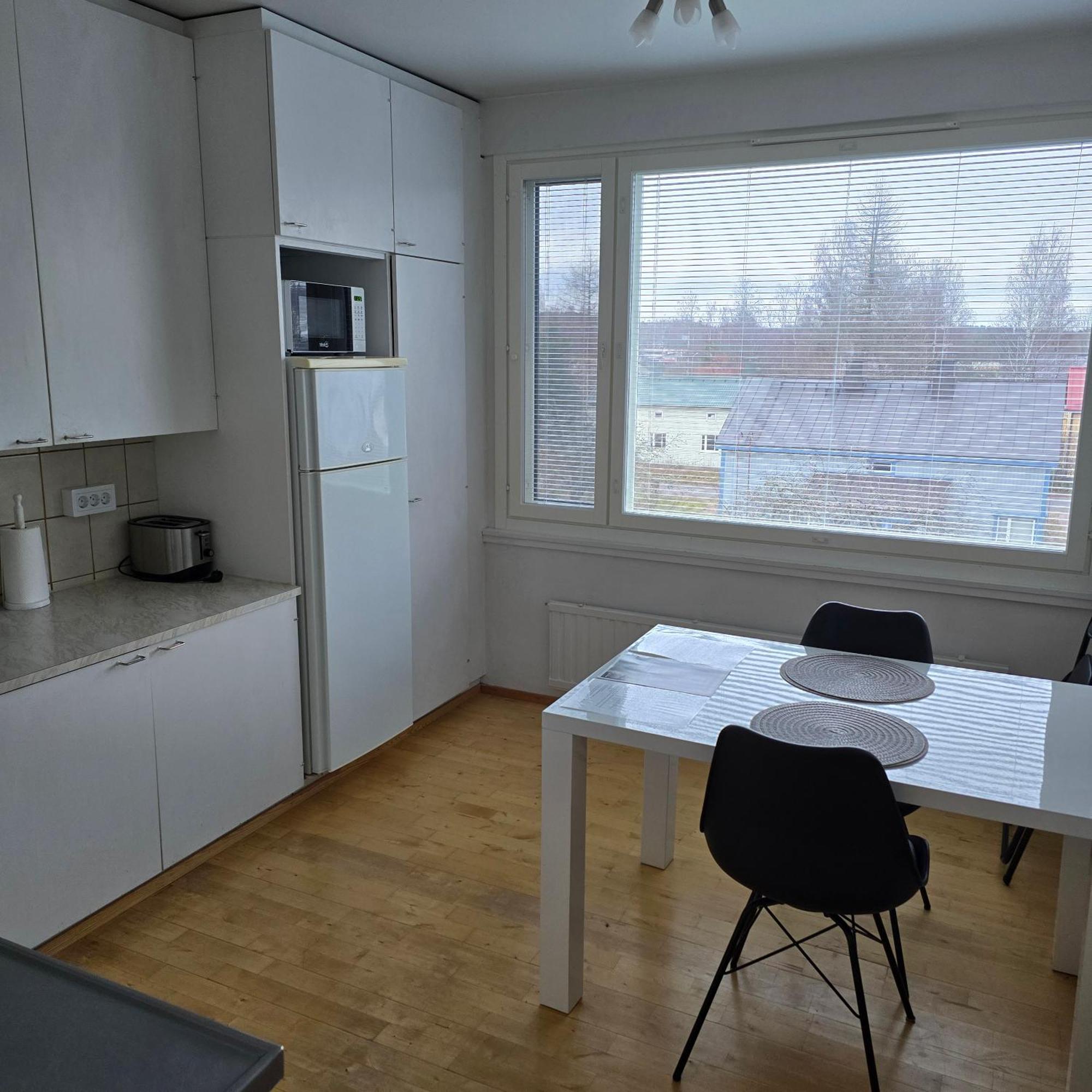 Avara Ja Kodikas Huoneisto Parvekkeella Heinola Luaran gambar